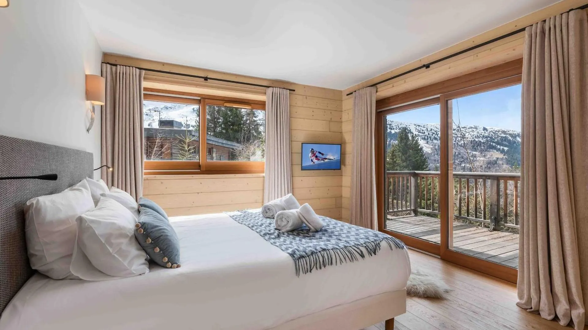 Chalet Chic Avec Jacuzzi Et Sauna A Meribel - Fr-1-565-131